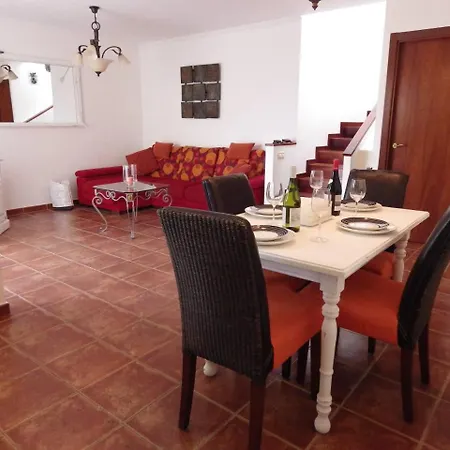 Spacious 2 Bedroom Townhouse Close To The Beach * Granadilla De Abona
